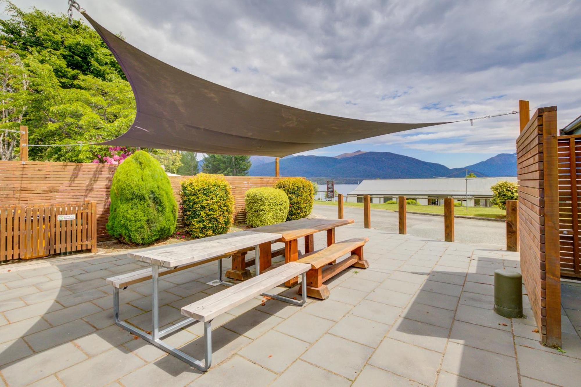 Te Anau Lakeview Holiday Park & Motels Экстерьер фото