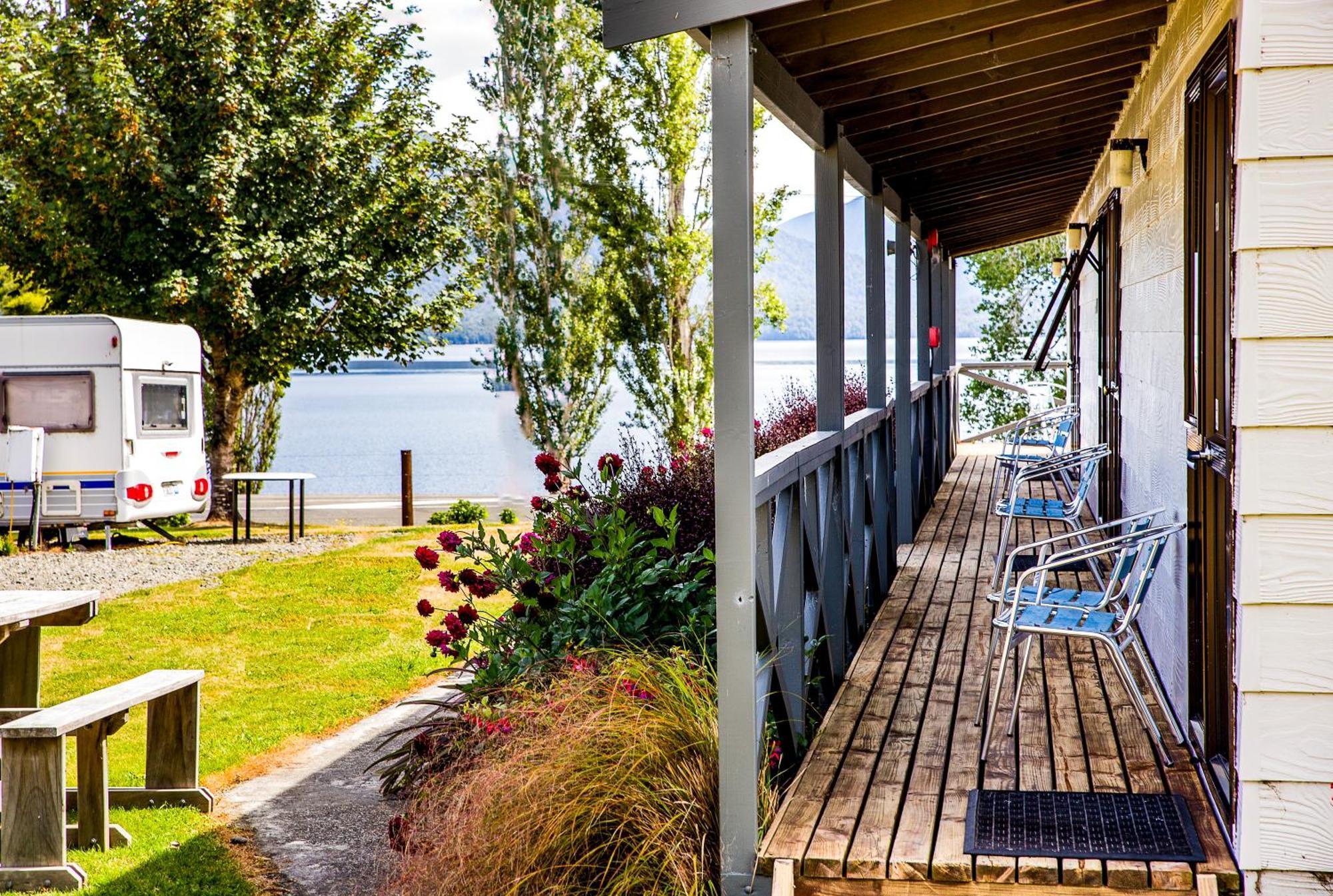 Te Anau Lakeview Holiday Park & Motels Экстерьер фото